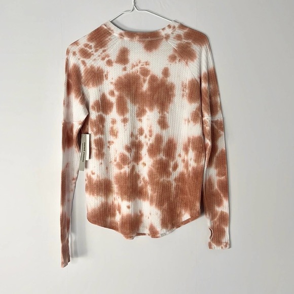 NWT Sweet‎ Romeo Tie Dye Thermal Thumbhole Shirt In Mocha - Picture 3 of 8